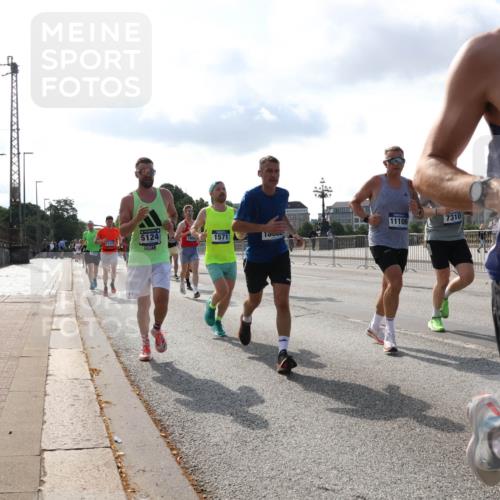 29.06.2025 - hella hamburg halbmarathon Lena Gebhardt http://msf.ph/oto/8400473 29.06.2025 09:48:55 Lombardsbrücke 5124, 11106, 1900, 1571, 7310, 748, 1042, 1290, 1505, 1571, 1600, 1603, 1710, 2044, 2262, 2399, 2707, 2797, 3480, 3547, 4062, 4359, 4381, 5003, 5124, 5307, 5554, 5709, 6037, 6047, 6993, 7152, 7154, 7310, 7482, 7743, 7884, 7981, 8002, 8121, 8358, 8571, 9403, 9640, 9643, 10190, 10369, 10451, 10738, 10852, 10877, 11106, 11177, 11423, 11447, 12044, 12051, 12088, 12091, 12168, 12488, 12739, 13064, 13137, 13190, 13372, 13483, 13755, 13900, 13940, 13975, 14075, 14603 meine-sportfotos.de