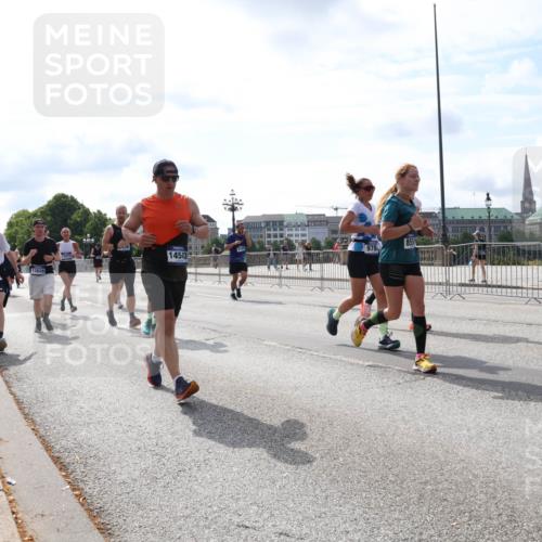 29.06.2025 - hella hamburg halbmarathon Lena Gebhardt http://msf.ph/oto/8400475 29.06.2025 10:16:05 Lombardsbrücke 18800, 12628, 14543, 855, 117, 1156, 1212, 1308, 1599, 1651, 2071, 2076, 2165, 2436, 2803, 2835, 2989, 3134, 3167, 3648, 4007, 4466, 4492, 4494, 4583, 4637, 4828, 5046, 5294, 5423, 6376, 6576, 7753, 7897, 7941, 7942, 8169, 8274, 8554, 8746, 8885, 9192, 9601, 9628, 9675, 9784, 9802, 9881, 10107, 10108, 10183, 10292, 10608, 10844, 10990, 11113, 11303, 11344, 11345, 11478, 11774, 11783, 11818, 12427, 12469, 13179, 13818, 13951, 14423, 14550, 14552, 15307 meine-sportfotos.de