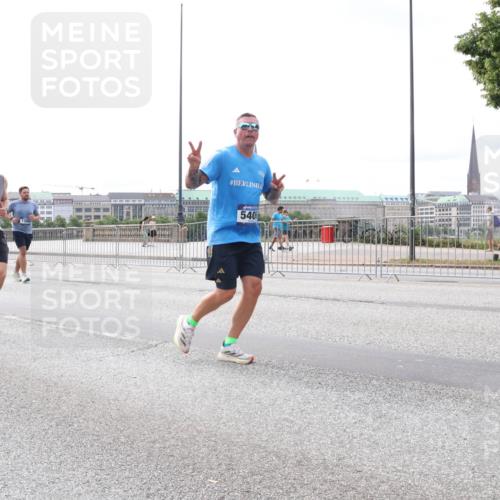 29.06.2025 - hella hamburg halbmarathon Lena Gebhardt http://msf.ph/oto/8400515 29.06.2025 10:23:44 Lombardsbrücke 4391, 1304, 540, 1048, 1304, 1362, 1444, 1545, 2125, 2489, 2925, 4122, 4391, 4597, 4646, 4728, 4990, 5055, 5160, 5258, 5260, 5358, 5406, 5661, 6502, 6747, 7013, 7029, 7820, 8031, 8141, 8149, 8181, 8502, 8676, 8717, 9217, 9603, 9715, 10649, 10739, 11044, 11300, 11415, 11454, 11793, 11798, 11879, 12874, 13149, 14265, 14510, 14512, 14521, 14821, 15709, 15739, 15853, 16185, 16251, 17013, 17199, 17207, 17719 meine-sportfotos.de