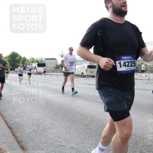 29.06.2025 - hella hamburg halbmarathon Lena Gebhardt http://msf.ph/oto/8400521 29.06.2025 10:03:15 Lombardsbrücke 108, 12169, 3572, 14225, 2782, 1114, 1135, 1138, 1161, 1414, 1450, 1482, 1885, 2594, 2619, 2780, 2782, 2810, 3572, 3630, 4204, 4307, 4511, 4613, 4665, 4904, 5464, 6208, 6217, 6391, 6453, 6815, 6997, 7210, 7211, 7277, 7278, 7279, 7290, 7706, 7935, 8481, 8483, 8614, 9439, 9453, 10824, 11556, 11935, 12169, 12177, 12211, 12212, 12377, 12422, 12843, 12908, 13036, 13474, 13664, 13732, 13857, 13874, 13976, 14224, 15539, 16371, 17226, 18028 meine-sportfotos.de