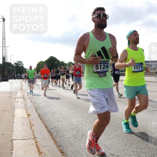 29.06.2025 - hella hamburg halbmarathon Lena Gebhardt http://msf.ph/oto/8400618 29.06.2025 09:48:57 Lombardsbrücke 11177, 1600, 19004, 5124, 11423, 1571, 1042, 1290, 1571, 1600, 1603, 2044, 2262, 2399, 2707, 2797, 3480, 3547, 4062, 4359, 4381, 5003, 5124, 5307, 5554, 5709, 5889, 6037, 6047, 6993, 7152, 7154, 7310, 7482, 7743, 7981, 8002, 8121, 8358, 8571, 9403, 9640, 9643, 10190, 10369, 10451, 10738, 10852, 10877, 11106, 11177, 11423, 11447, 12044, 12051, 12088, 12091, 12168, 12739, 13064, 13137, 13190, 13372, 13483, 13755, 13900, 13940, 14075, 14603 meine-sportfotos.de