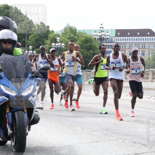 29.06.2025 - hella hamburg halbmarathon Lena Gebhardt http://msf.ph/oto/8400657 29.06.2025 09:31:09 Lombardsbrücke 10, 22, 25, 59 meine-sportfotos.de