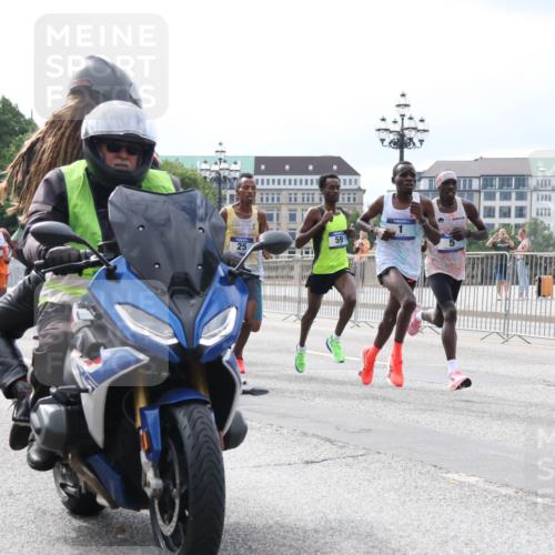 29.06.2025 - hella hamburg halbmarathon Lena Gebhardt http://msf.ph/oto/8400771 29.06.2025 09:31:09 Lombardsbrücke 59, 25, 5 meine-sportfotos.de
