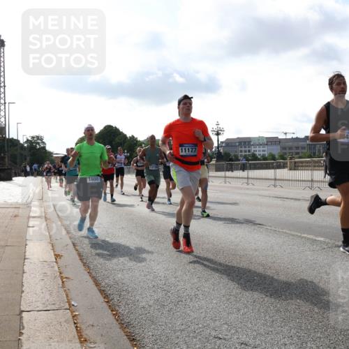29.06.2025 - hella hamburg halbmarathon Lena Gebhardt http://msf.ph/oto/8400826 29.06.2025 09:48:58 Lombardsbrücke 1600, 12739, 11177, 451, 19004, 1042, 1571, 1600, 1603, 2044, 2262, 2399, 2707, 2797, 3480, 3547, 4062, 4359, 4381, 5003, 5050, 5124, 5307, 5554, 5709, 5889, 6037, 6047, 6771, 6993, 7109, 7152, 7154, 7310, 7482, 7743, 7981, 8002, 8121, 8358, 8571, 9403, 9640, 9643, 10190, 10369, 10451, 10738, 10852, 10877, 11106, 11177, 11423, 11447, 12044, 12088, 12091, 12168, 12739, 13064, 13137, 13190, 13372, 13483, 13755, 13900, 13940, 14075, 14311, 14603 meine-sportfotos.de
