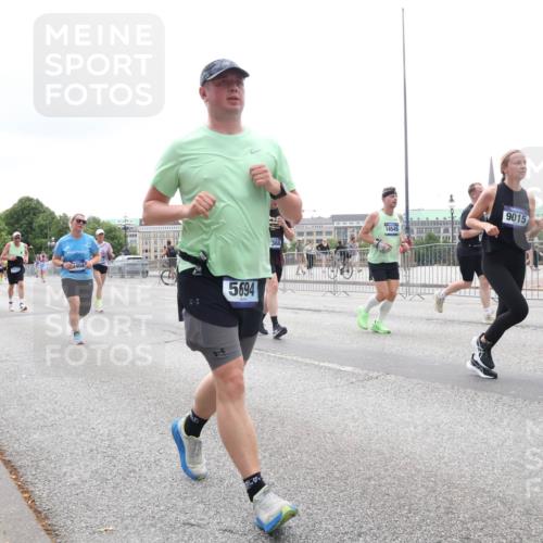 29.06.2025 - hella hamburg halbmarathon Lena Gebhardt http://msf.ph/oto/8400835 29.06.2025 10:49:59 Lombardsbrücke 3404, 5694, 366, 14545, 9015, 1040, 1041, 1487, 1511, 1805, 1888, 2212, 2466, 2668, 2862, 2997, 3701, 3710, 3805, 4090, 4168, 4870, 5076, 5552, 5694, 5749, 5751, 5997, 6680, 6694, 6830, 7305, 7339, 7366, 7679, 7721, 7722, 7755, 8065, 8254, 9015, 9162, 9605, 9940, 10060, 10286, 10403, 10617, 10683, 10704, 11030, 11631, 11716, 11760, 12079, 12124, 12388, 13127, 13128, 13309, 13381, 13744, 13764, 13846, 14144, 14505, 14545, 14692, 15626 meine-sportfotos.de