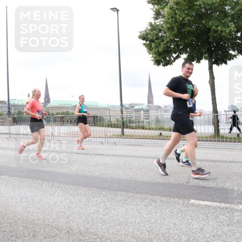 29.06.2025 - hella hamburg halbmarathon Lena Gebhardt http://msf.ph/oto/8400844 29.06.2025 10:58:06 Lombardsbrücke 336, 3644, 11353, 87, 04, 1001, 1123, 1242, 1248, 1265, 1388, 1845, 2015, 2043, 2169, 2273, 2275, 2451, 2567, 2900, 3191, 3540, 3644, 3936, 3954, 4059, 4117, 4429, 4521, 4830, 5104, 5632, 5676, 5782, 6316, 6337, 6825, 6916, 7172, 7193, 7262, 7556, 7617, 7664, 7783, 7977, 7990, 8076, 8159, 8439, 8440, 8441, 8442, 8474, 8512, 8713, 8773, 8888, 9059, 9123, 9180, 9233, 9239, 9318, 9319, 9394, 9398, 9436, 9481, 9613, 9636, 9832 meine-sportfotos.de