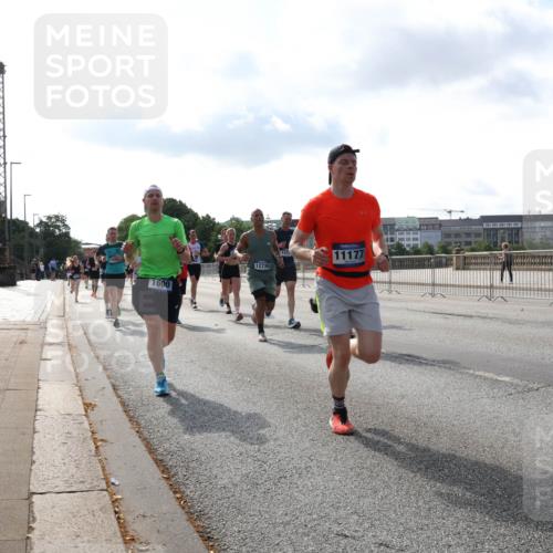 29.06.2025 - hella hamburg halbmarathon Lena Gebhardt http://msf.ph/oto/8400852 29.06.2025 09:48:58 Lombardsbrücke 1600, 12739, 11177, 1045, 1042, 1571, 1600, 1603, 2044, 2262, 2399, 2707, 2797, 3480, 3547, 4062, 4359, 4381, 5003, 5050, 5124, 5307, 5554, 5709, 5889, 6037, 6047, 6771, 6993, 7109, 7152, 7154, 7310, 7482, 7743, 7981, 8002, 8121, 8358, 8571, 9403, 9640, 9643, 10190, 10369, 10451, 10738, 10852, 10877, 11106, 11177, 11423, 11447, 12044, 12088, 12091, 12168, 12739, 13064, 13137, 13190, 13372, 13483, 13755, 13900, 13940, 14075, 14311, 14603 meine-sportfotos.de