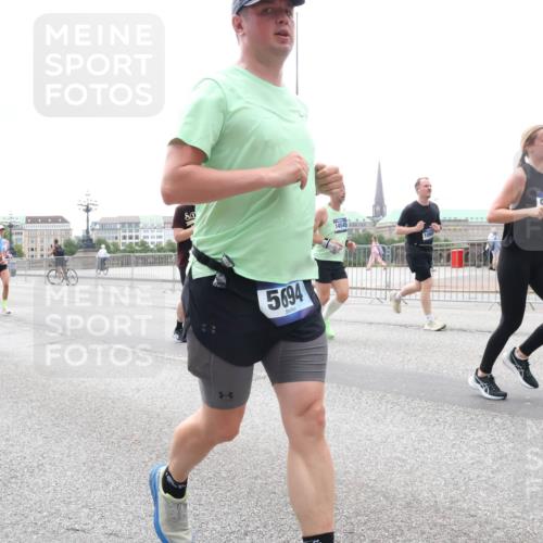 29.06.2025 - hella hamburg halbmarathon Lena Gebhardt http://msf.ph/oto/8400905 29.06.2025 10:49:59 Lombardsbrücke 14545, 5694, 9015, 1040, 1041, 1487, 1511, 1805, 1888, 2212, 2466, 2668, 2862, 2997, 3701, 3710, 3805, 4090, 4168, 4870, 5076, 5552, 5694, 5749, 5751, 5997, 6680, 6694, 6830, 7305, 7339, 7366, 7679, 7721, 7722, 7755, 8065, 8254, 9015, 9162, 9605, 9940, 10060, 10286, 10403, 10617, 10683, 10704, 11030, 11631, 11716, 11760, 12079, 12124, 12388, 13127, 13128, 13309, 13381, 13744, 13764, 13846, 14144, 14505, 14545, 14692, 15626 meine-sportfotos.de