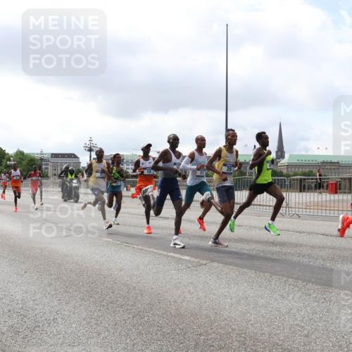 29.06.2025 - hella hamburg halbmarathon Lena Gebhardt http://msf.ph/oto/8400963 29.06.2025 09:31:10 Lombardsbrücke 11 meine-sportfotos.de