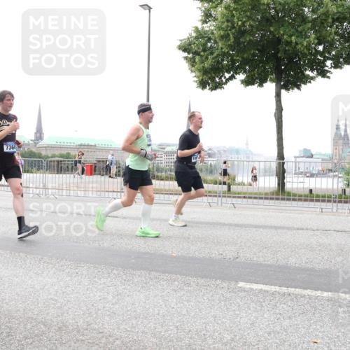 29.06.2025 - hella hamburg halbmarathon Lena Gebhardt http://msf.ph/oto/8401021 29.06.2025 10:50:00 Lombardsbrücke 7366, 1040, 1041, 1487, 1511, 1805, 1888, 2212, 2466, 2862, 2997, 3701, 3710, 3805, 4090, 4168, 4870, 5076, 5552, 5694, 5749, 5751, 5997, 6680, 6694, 6830, 7305, 7339, 7366, 7679, 7721, 7722, 7755, 8065, 8254, 9015, 9162, 9605, 9940, 10060, 10286, 10403, 10617, 10683, 10704, 11030, 11426, 11716, 11760, 12079, 12124, 12388, 13127, 13128, 13309, 13381, 13744, 13764, 13846, 14144, 14505, 14545, 14692, 14940, 15626 meine-sportfotos.de