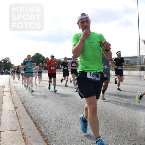 29.06.2025 - hella hamburg halbmarathon Lena Gebhardt http://msf.ph/oto/8401030 29.06.2025 09:49:00 Lombardsbrücke 12091, 9640, 1743, 10877, 1600, 2739, 12168, 1111, 6047, 1042, 1571, 1600, 1603, 2044, 2262, 2399, 2707, 2797, 3480, 3547, 4062, 4359, 4381, 5003, 5050, 5124, 5307, 5554, 5889, 6037, 6047, 6771, 6993, 7109, 7152, 7154, 7310, 7482, 7743, 7981, 8002, 8121, 8358, 8571, 9403, 9640, 9643, 10190, 10369, 10451, 10738, 10877, 11106, 11177, 11423, 11447, 11952, 12044, 12088, 12091, 12168, 12739, 13064, 13137, 13158, 13190, 13372, 13755, 13900, 13940, 14075, 14311, 14603 meine-sportfotos.de