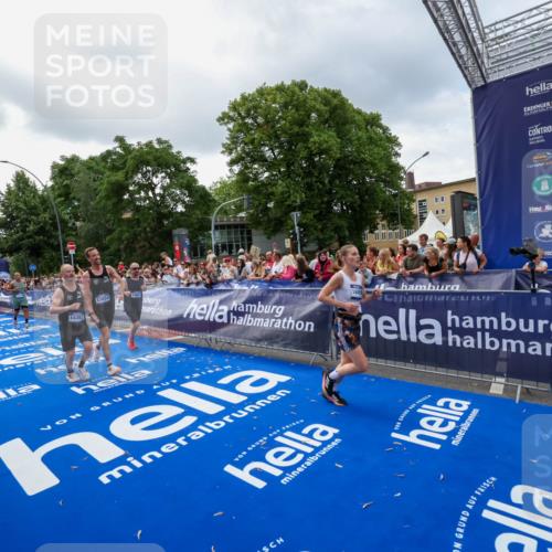29.06.2025 - hella hamburg halbmarathon Zöllner http://msf.ph/oto/8401095 29.06.2025 10:37:27 Ziel 2767, 9017, 12739, 13372, 13854, 14387, 14459, 15888, 17306, 18159, 18723, 18824 meine-sportfotos.de
