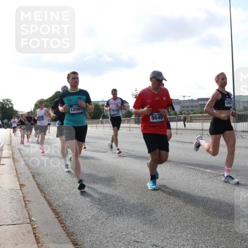 29.06.2025 - hella hamburg halbmarathon Lena Gebhardt http://msf.ph/oto/8401186 29.06.2025 09:49:01 Lombardsbrücke 12091, 17723, 9640, 1087, 1042, 1571, 1600, 1603, 2044, 2262, 2399, 2707, 2797, 3480, 3547, 4062, 4359, 4381, 5003, 5050, 5124, 5307, 5889, 6037, 6047, 6149, 6771, 6993, 7109, 7152, 7154, 7310, 7482, 7743, 7981, 8002, 8121, 8358, 8571, 9640, 9643, 10190, 10369, 10451, 10738, 10877, 11106, 11177, 11423, 11447, 11952, 12044, 12088, 12091, 12168, 12739, 13064, 13137, 13158, 13190, 13372, 13755, 13900, 13940, 14075, 14311, 14603 meine-sportfotos.de