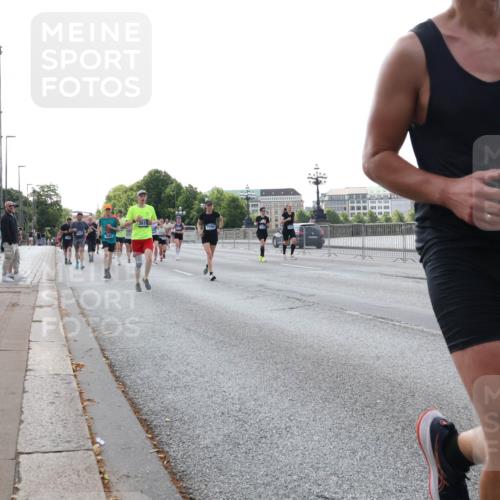 29.06.2025 - hella hamburg halbmarathon Lena Gebhardt http://msf.ph/oto/8401355 29.06.2025 10:03:20 Lombardsbrücke 1114, 1135, 1138, 1161, 1414, 1450, 1482, 1885, 2594, 2619, 2683, 2780, 2782, 2810, 3572, 4204, 4307, 4511, 4613, 4665, 4904, 5384, 5464, 6208, 6217, 6391, 6453, 6997, 7210, 7211, 7277, 7278, 7279, 7290, 7706, 7935, 8481, 8483, 8614, 9439, 9453, 10824, 11556, 11935, 12169, 12177, 12211, 12212, 12377, 12422, 12843, 12908, 13036, 13474, 13664, 13732, 13793, 13857, 13874, 13976, 14224, 15539, 15643, 16371, 17226, 17550, 18028 meine-sportfotos.de