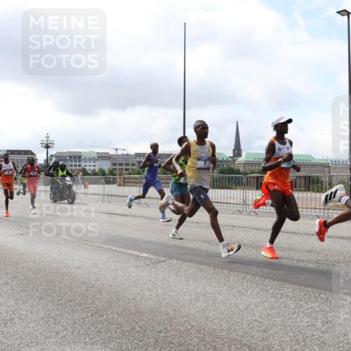 29.06.2025 - hella hamburg halbmarathon Lena Gebhardt http://msf.ph/oto/8401388 29.06.2025 09:31:11 Lombardsbrücke  meine-sportfotos.de