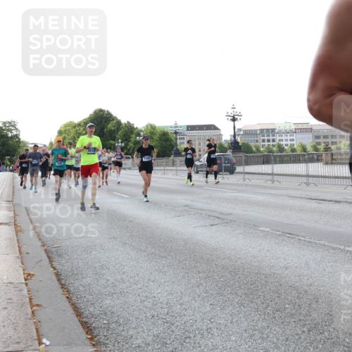 29.06.2025 - hella hamburg halbmarathon Lena Gebhardt http://msf.ph/oto/8401389 29.06.2025 10:03:20 Lombardsbrücke 3001, 2619, 7290, 1114, 1135, 1138, 1161, 1414, 1450, 1482, 1885, 2594, 2619, 2683, 2780, 2782, 2810, 3572, 4204, 4307, 4511, 4613, 4665, 4904, 5384, 5464, 6208, 6217, 6391, 6453, 6997, 7210, 7211, 7277, 7278, 7279, 7290, 7706, 7935, 8481, 8483, 8614, 9439, 9453, 10824, 11556, 11935, 12169, 12177, 12211, 12212, 12377, 12422, 12843, 12908, 13036, 13474, 13664, 13732, 13793, 13857, 13874, 13976, 14224, 15539, 15643, 16371, 17226, 17550, 18028 meine-sportfotos.de