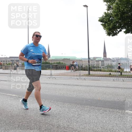 29.06.2025 - hella hamburg halbmarathon Lena Gebhardt http://msf.ph/oto/8401492 29.06.2025 10:50:02 Lombardsbrücke 12124, 6404, 1040, 1041, 1487, 1511, 1888, 2212, 2466, 2862, 2997, 3701, 3710, 3805, 3897, 4090, 4168, 4870, 5076, 5119, 5552, 5694, 5749, 5751, 5997, 6680, 6694, 6830, 7305, 7339, 7366, 7679, 7721, 7722, 7755, 8065, 8254, 9015, 9162, 9605, 9940, 10060, 10286, 10403, 10617, 10683, 10704, 11030, 11426, 11716, 11760, 12079, 12124, 12388, 13127, 13128, 13309, 13381, 13744, 13764, 13846, 14144, 14505, 14545, 14692, 14940, 15626 meine-sportfotos.de