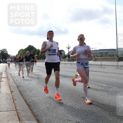 29.06.2025 - hella hamburg halbmarathon Lena Gebhardt http://msf.ph/oto/8401495 29.06.2025 09:49:02 Lombardsbrücke 1628, 17489, 2797, 1042, 1571, 1600, 1603, 2044, 2262, 2399, 2707, 2797, 3116, 3480, 3547, 4062, 4359, 4381, 5003, 5050, 5124, 5307, 5889, 6037, 6047, 6149, 6771, 6993, 7109, 7152, 7154, 7310, 7482, 7743, 7981, 8002, 8121, 8358, 8571, 9640, 9643, 10190, 10369, 10451, 10738, 10877, 11106, 11177, 11423, 11447, 11952, 12044, 12088, 12091, 12168, 12739, 13064, 13137, 13158, 13190, 13372, 13755, 13900, 13940, 14075, 14311, 14603 meine-sportfotos.de