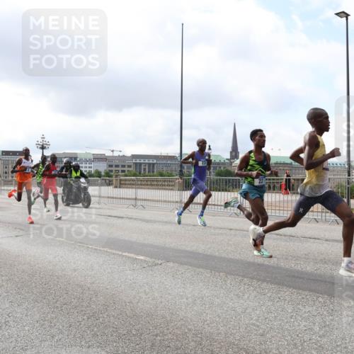 29.06.2025 - hella hamburg halbmarathon Lena Gebhardt http://msf.ph/oto/8401548 29.06.2025 09:31:11 Lombardsbrücke  meine-sportfotos.de