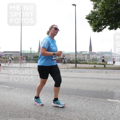 29.06.2025 - hella hamburg halbmarathon Lena Gebhardt http://msf.ph/oto/8401573 29.06.2025 10:50:02 Lombardsbrücke 1212, 18404, 1040, 1041, 1487, 1511, 1888, 2212, 2466, 2862, 2997, 3701, 3710, 3805, 3897, 4090, 4168, 4870, 5076, 5119, 5552, 5694, 5749, 5751, 5997, 6680, 6694, 6830, 7305, 7339, 7366, 7679, 7721, 7722, 7755, 8065, 8254, 9015, 9162, 9605, 9940, 10060, 10286, 10403, 10617, 10683, 10704, 11030, 11426, 11716, 11760, 12079, 12124, 12388, 13127, 13128, 13309, 13381, 13744, 13764, 13846, 14144, 14505, 14545, 14692, 14940, 15626 meine-sportfotos.de