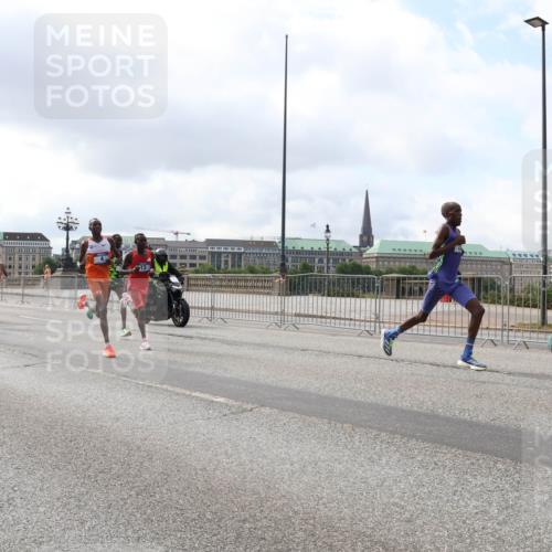 29.06.2025 - hella hamburg halbmarathon Lena Gebhardt http://msf.ph/oto/8401769 29.06.2025 09:31:12 Lombardsbrücke 1, 5, 7, 10, 11, 16, 23, 25, 59 meine-sportfotos.de