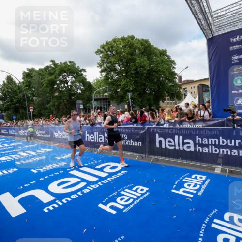29.06.2025 - hella hamburg halbmarathon Zöllner http://msf.ph/oto/8401770 29.06.2025 10:37:44 Ziel 1505, 1615, 10922, 11106, 13595, 14934, 18193, 18216 meine-sportfotos.de