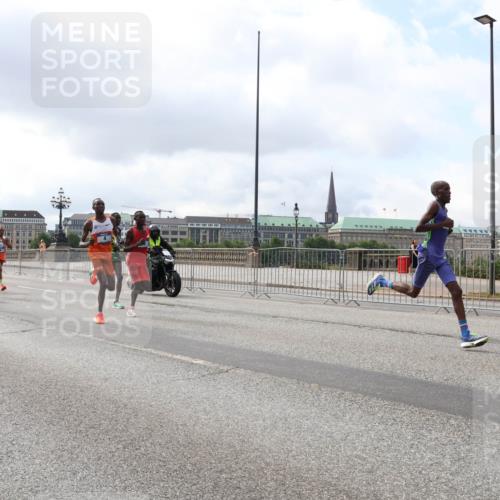 29.06.2025 - hella hamburg halbmarathon Lena Gebhardt http://msf.ph/oto/8401812 29.06.2025 09:31:12 Lombardsbrücke 1, 5, 7, 10, 11, 16, 23, 25, 59 meine-sportfotos.de