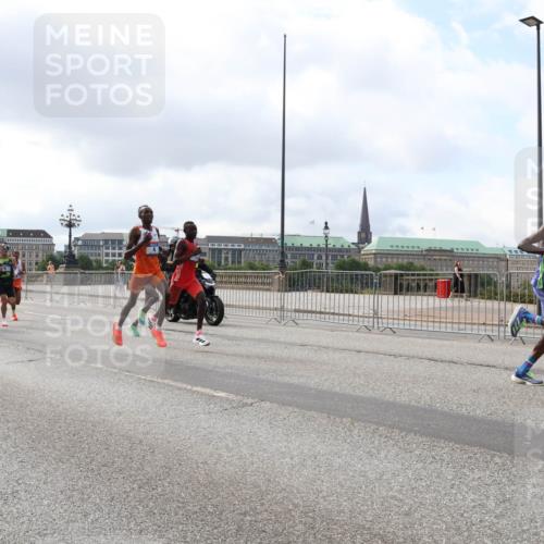 29.06.2025 - hella hamburg halbmarathon Lena Gebhardt http://msf.ph/oto/8401892 29.06.2025 09:31:12 Lombardsbrücke 1, 5, 7, 10, 11, 16, 23, 25, 59 meine-sportfotos.de