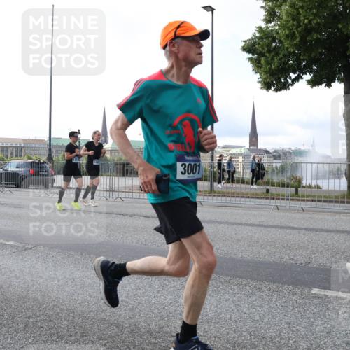 29.06.2025 - hella hamburg halbmarathon Lena Gebhardt http://msf.ph/oto/8402029 29.06.2025 10:03:24 Lombardsbrücke 3001, 1114, 1135, 1138, 1161, 1414, 1450, 1482, 1885, 2594, 2619, 2683, 2759, 2780, 2782, 2810, 3572, 4204, 4307, 4511, 4613, 5384, 5396, 5464, 6208, 6217, 6391, 6453, 7210, 7211, 7277, 7278, 7279, 7290, 7706, 7935, 8484, 8614, 9439, 9453, 10389, 10824, 11556, 12169, 12177, 12211, 12212, 12377, 12422, 12843, 13036, 13474, 13664, 13732, 13793, 13857, 13874, 13976, 15539, 15643, 15859, 16371, 17226, 17550, 18028 meine-sportfotos.de