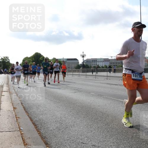 29.06.2025 - hella hamburg halbmarathon Lena Gebhardt http://msf.ph/oto/8402058 29.06.2025 09:49:06 Lombardsbrücke 15178, 1042, 1571, 1600, 1603, 2044, 2262, 2707, 2745, 2797, 2849, 3116, 3547, 4062, 4359, 4381, 5003, 5050, 5124, 5307, 5648, 5889, 6037, 6047, 6149, 6771, 6993, 7109, 7152, 7154, 7310, 7482, 7743, 7981, 8002, 8121, 8358, 8571, 9640, 9643, 10190, 10369, 10451, 10738, 10877, 11106, 11177, 11423, 11447, 11952, 12044, 12088, 12091, 12098, 12168, 12739, 13064, 13137, 13158, 13190, 13372, 13755, 13900, 13940, 14075, 14311, 14603 meine-sportfotos.de