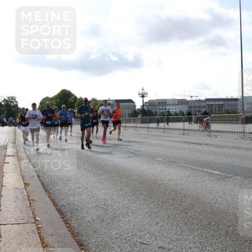 29.06.2025 - hella hamburg halbmarathon Lena Gebhardt http://msf.ph/oto/8402083 29.06.2025 09:49:06 Lombardsbrücke 1042, 1571, 1600, 1603, 2044, 2262, 2707, 2745, 2797, 2849, 3116, 3547, 4062, 4359, 4381, 5003, 5050, 5124, 5307, 5648, 5889, 6037, 6047, 6149, 6771, 6993, 7109, 7152, 7154, 7310, 7482, 7743, 7981, 8002, 8121, 8358, 8571, 9640, 9643, 10190, 10369, 10451, 10738, 10877, 11106, 11177, 11423, 11447, 11952, 12044, 12088, 12091, 12098, 12168, 12739, 13064, 13137, 13158, 13190, 13372, 13755, 13900, 13940, 14075, 14311, 14603 meine-sportfotos.de