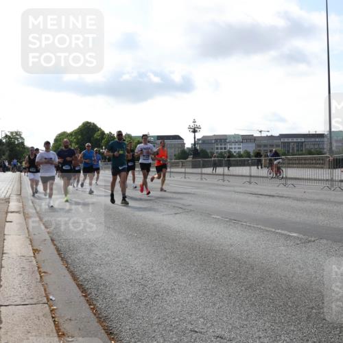 29.06.2025 - hella hamburg halbmarathon Lena Gebhardt http://msf.ph/oto/8402114 29.06.2025 09:49:06 Lombardsbrücke 2707, 1603, 1042, 1571, 1600, 1603, 2044, 2262, 2707, 2745, 2797, 2849, 3116, 3547, 4062, 4359, 4381, 5003, 5050, 5124, 5307, 5648, 5889, 6037, 6047, 6149, 6771, 6993, 7109, 7152, 7154, 7310, 7482, 7743, 7981, 8002, 8121, 8358, 8571, 9640, 9643, 10190, 10369, 10451, 10738, 10877, 11106, 11177, 11423, 11447, 11952, 12044, 12088, 12091, 12098, 12168, 12739, 13064, 13137, 13158, 13190, 13372, 13755, 13900, 13940, 14075, 14311, 14603 meine-sportfotos.de