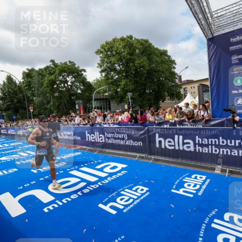 29.06.2025 - hella hamburg halbmarathon Zöllner http://msf.ph/oto/8402173 29.06.2025 10:37:59 Ziel 3480, 3530, 7229, 9643, 10793, 12915, 13900, 15303, 18103, 18529 meine-sportfotos.de