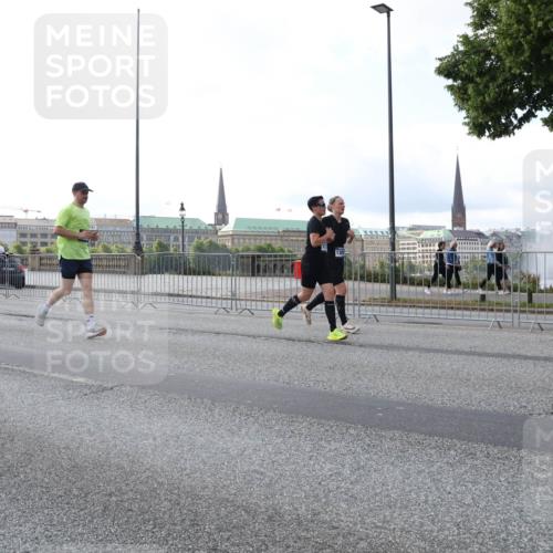 29.06.2025 - hella hamburg halbmarathon Lena Gebhardt http://msf.ph/oto/8402180 29.06.2025 10:03:25 Lombardsbrücke 2594, 1114, 1135, 1138, 1161, 1414, 1450, 1482, 1885, 2594, 2619, 2683, 2759, 2780, 2782, 2810, 3572, 4307, 4511, 4613, 5384, 5396, 5464, 6208, 6217, 6391, 6453, 7210, 7211, 7277, 7278, 7279, 7290, 7706, 7935, 8484, 8614, 9439, 9453, 10389, 10824, 11556, 12169, 12177, 12211, 12212, 12377, 12422, 12843, 13036, 13474, 13664, 13732, 13793, 13857, 13874, 13976, 15539, 15643, 15859, 16371, 17226, 17550, 18028 meine-sportfotos.de