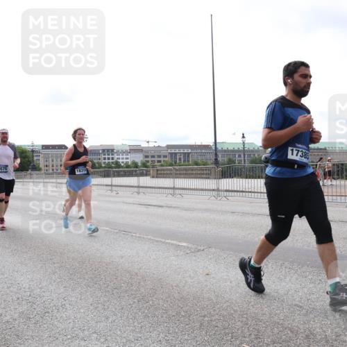 29.06.2025 - hella hamburg halbmarathon Lena Gebhardt http://msf.ph/oto/8402204 29.06.2025 10:23:54 Lombardsbrücke 4646, 15739, 8676, 18314, 17385, 1048, 1304, 1389, 1444, 1545, 2125, 2489, 3013, 3185, 3579, 4122, 4391, 4597, 4646, 4990, 4993, 5039, 5055, 5160, 5258, 5260, 5358, 5406, 5661, 5954, 6747, 7013, 7029, 7426, 7920, 8031, 8141, 8149, 8181, 8187, 8502, 8676, 8717, 9217, 9603, 9715, 10649, 11044, 11300, 11306, 11347, 11415, 11454, 11793, 12874, 13149, 14510, 14512, 14521, 15709, 15739, 15853, 16185, 16251, 17199 meine-sportfotos.de