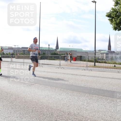 29.06.2025 - hella hamburg halbmarathon Lena Gebhardt http://msf.ph/oto/8402268 29.06.2025 10:16:18 Lombardsbrücke 12572, 17592, 1156, 1212, 1244, 1308, 1599, 1651, 2071, 2076, 2165, 2436, 2803, 2835, 3030, 3134, 3156, 3167, 3484, 3648, 3687, 4478, 4583, 4637, 4828, 5046, 5294, 5423, 6024, 6488, 7158, 7358, 7753, 7897, 8169, 8274, 8295, 8554, 8597, 8645, 8707, 8746, 8847, 8885, 9601, 9628, 9664, 9675, 9784, 9802, 9810, 9881, 10076, 10107, 10139, 10141, 10183, 10292, 10844, 10990, 11113, 11303, 11344, 11345, 11478, 11774, 11783, 11818, 12427 meine-sportfotos.de