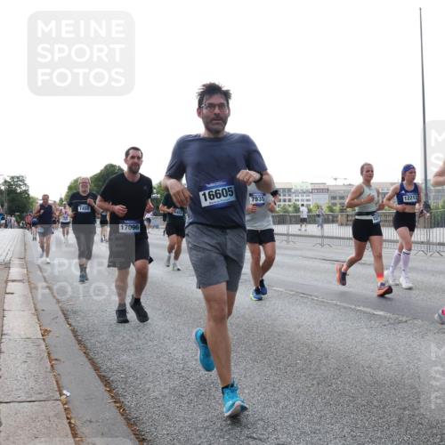 29.06.2025 - hella hamburg halbmarathon Lena Gebhardt http://msf.ph/oto/8402376 29.06.2025 10:03:26 Lombardsbrücke 1450, 17096, 9453, 16605, 7935, 122, 12212, 2594, 1114, 1135, 1138, 1161, 1414, 1450, 1482, 1885, 2594, 2619, 2683, 2759, 2780, 2782, 2810, 3572, 4307, 4511, 4613, 5384, 5396, 5464, 6208, 6217, 6391, 6453, 7210, 7211, 7277, 7278, 7279, 7290, 7706, 7935, 8484, 8614, 9439, 9453, 10389, 10824, 11556, 12169, 12177, 12211, 12212, 12377, 12422, 12843, 13036, 13474, 13664, 13732, 13793, 13857, 13874, 13976, 15539, 15643, 15859, 16371, 17226, 17550, 18028 meine-sportfotos.de