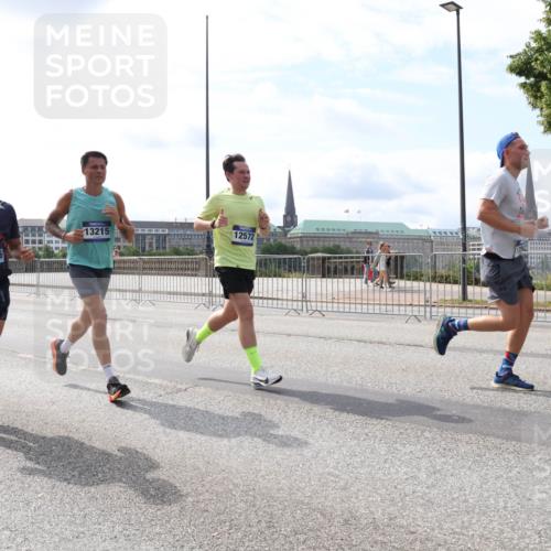 29.06.2025 - hella hamburg halbmarathon Lena Gebhardt http://msf.ph/oto/8402383 29.06.2025 10:16:19 Lombardsbrücke 637, 13215, 12572, 18735, 1156, 1212, 1244, 1308, 1599, 1651, 2071, 2076, 2165, 2347, 2436, 2803, 2835, 3030, 3134, 3156, 3167, 3484, 3648, 3687, 4478, 4583, 4637, 4828, 5046, 5294, 5423, 6024, 6488, 7158, 7358, 7753, 7897, 8169, 8274, 8295, 8554, 8597, 8645, 8707, 8746, 8847, 8885, 9601, 9628, 9664, 9675, 9784, 9802, 9810, 9881, 10076, 10107, 10139, 10141, 10183, 10292, 10844, 10990, 11113, 11303, 11344, 11345, 11478, 11774, 11783, 11818, 12427 meine-sportfotos.de