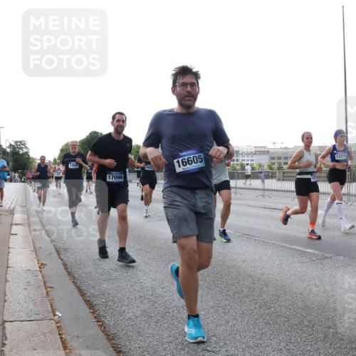 29.06.2025 - hella hamburg halbmarathon Lena Gebhardt http://msf.ph/oto/8402407 29.06.2025 10:03:26 Lombardsbrücke 1450, 17096, 9453, 16605, 12212, 2594, 1114, 1135, 1138, 1161, 1414, 1450, 1482, 1885, 2594, 2619, 2683, 2759, 2780, 2782, 2810, 3572, 4307, 4511, 4613, 5384, 5396, 5464, 6208, 6217, 6391, 6453, 7210, 7211, 7277, 7278, 7279, 7290, 7706, 7935, 8484, 8614, 9439, 9453, 10389, 10824, 11556, 12169, 12177, 12211, 12212, 12377, 12422, 12843, 13036, 13474, 13664, 13732, 13793, 13857, 13874, 13976, 15539, 15643, 15859, 16371, 17226, 17550, 18028 meine-sportfotos.de