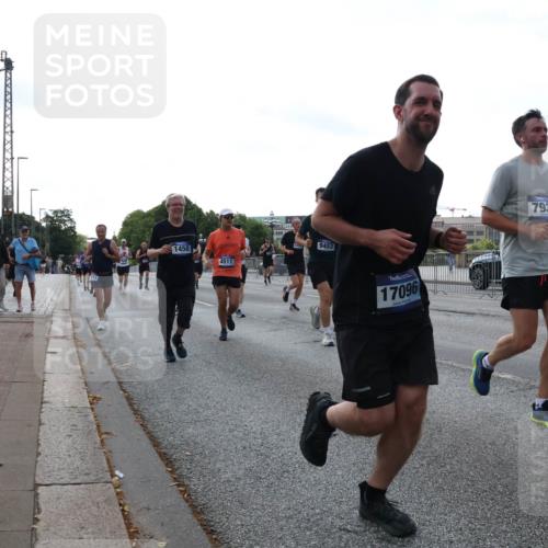 29.06.2025 - hella hamburg halbmarathon Lena Gebhardt http://msf.ph/oto/8402491 29.06.2025 10:03:27 Lombardsbrücke 1450, 4511, 9453, 17096, 7935, 1114, 1135, 1138, 1161, 1414, 1450, 1482, 1885, 2277, 2594, 2619, 2683, 2759, 2780, 2782, 2810, 3572, 4307, 4511, 4613, 5384, 5396, 5464, 6208, 6217, 6391, 6453, 7210, 7211, 7277, 7278, 7279, 7290, 7706, 7935, 8484, 8614, 9439, 9453, 10389, 10824, 11402, 11556, 12169, 12177, 12211, 12212, 12377, 12422, 12843, 13036, 13474, 13664, 13732, 13793, 13857, 13874, 13976, 15539, 15643, 15859, 16371, 16621, 17226, 17550, 18028 meine-sportfotos.de