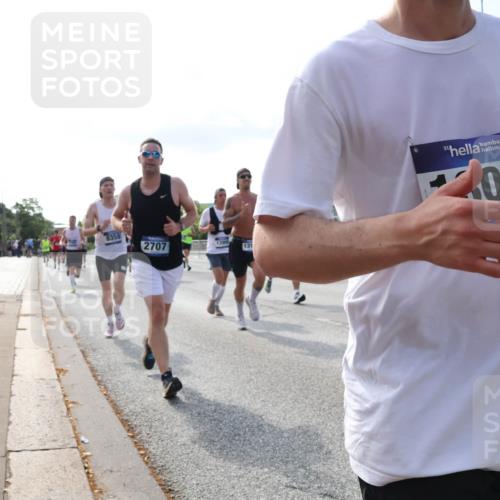 29.06.2025 - hella hamburg halbmarathon Lena Gebhardt http://msf.ph/oto/8402531 29.06.2025 09:49:09 Lombardsbrücke 8358, 2707, 13900, 131, 064, 1042, 1571, 1600, 1603, 2044, 2262, 2707, 2745, 2797, 2849, 2980, 3014, 3116, 3547, 4062, 4381, 4766, 5003, 5050, 5124, 5307, 5648, 5889, 6037, 6047, 6149, 6771, 6993, 7109, 7310, 7482, 7743, 7981, 8002, 8121, 8358, 8571, 9640, 9643, 10190, 10369, 10451, 10738, 10877, 11106, 11177, 11423, 11447, 11952, 12044, 12088, 12091, 12098, 12168, 12739, 13064, 13137, 13158, 13190, 13372, 13755, 13900, 13940, 14075, 14311, 14603, 14667 meine-sportfotos.de