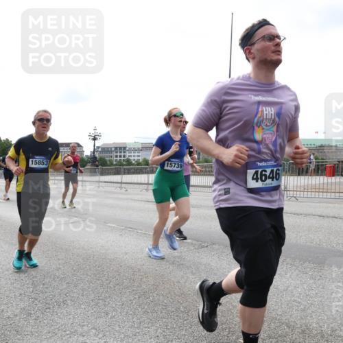 29.06.2025 - hella hamburg halbmarathon Lena Gebhardt http://msf.ph/oto/8402572 29.06.2025 10:23:58 Lombardsbrücke 15739, 15853, 4646, 1005, 1009, 1048, 1304, 1389, 1444, 1545, 2125, 2489, 3013, 3185, 3285, 3579, 4122, 4391, 4597, 4646, 4684, 4990, 4993, 5039, 5055, 5160, 5258, 5260, 5358, 5406, 5661, 5954, 6747, 7013, 7029, 7426, 7920, 8031, 8141, 8149, 8181, 8187, 8502, 8676, 8717, 9217, 9603, 9715, 10649, 11044, 11300, 11306, 11347, 11415, 11454, 11793, 13149, 14521, 15709, 15739, 15853, 16185, 16251, 17199 meine-sportfotos.de
