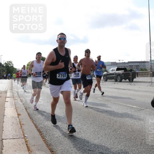 29.06.2025 - hella hamburg halbmarathon Lena Gebhardt http://msf.ph/oto/8402591 29.06.2025 09:49:10 Lombardsbrücke 17037, 3358, 2707, 13900, 13190, 14905, 1042, 1571, 1600, 1603, 2044, 2262, 2707, 2745, 2797, 2849, 2980, 3014, 3116, 3547, 4062, 4381, 4766, 5003, 5050, 5124, 5307, 5648, 5889, 6037, 6047, 6149, 6771, 6993, 7109, 7310, 7482, 7743, 7981, 8002, 8121, 8358, 8571, 9640, 9643, 10190, 10369, 10451, 10738, 10877, 11106, 11177, 11423, 11447, 11952, 12044, 12088, 12091, 12098, 12168, 12739, 13064, 13137, 13158, 13190, 13372, 13755, 13900, 13940, 14075, 14311, 14603, 14667 meine-sportfotos.de