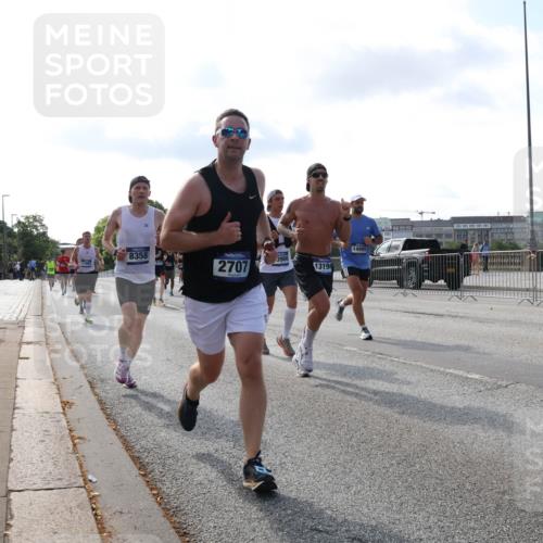29.06.2025 - hella hamburg halbmarathon Lena Gebhardt http://msf.ph/oto/8402614 29.06.2025 09:49:10 Lombardsbrücke 17097, 8358, 2707, 14905, 3900, 13190, 1042, 1571, 1600, 1603, 2044, 2262, 2707, 2745, 2797, 2849, 2980, 3014, 3116, 3547, 4062, 4381, 4766, 5003, 5050, 5124, 5307, 5648, 5889, 6037, 6047, 6149, 6771, 6993, 7109, 7310, 7482, 7743, 7981, 8002, 8121, 8358, 8571, 9640, 9643, 10190, 10369, 10451, 10738, 10877, 11106, 11177, 11423, 11447, 11952, 12044, 12088, 12091, 12098, 12168, 12739, 13064, 13137, 13158, 13190, 13372, 13755, 13900, 13940, 14075, 14311, 14603, 14667 meine-sportfotos.de