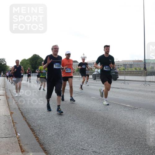 29.06.2025 - hella hamburg halbmarathon Lena Gebhardt http://msf.ph/oto/8402661 29.06.2025 10:03:28 Lombardsbrücke 114, 1450, 4511, 15539, 9453, 1114, 1135, 1138, 1161, 1414, 1450, 1482, 1885, 2277, 2594, 2619, 2683, 2759, 2780, 2782, 2810, 3572, 4307, 4511, 5384, 5396, 5464, 6208, 6217, 6391, 6453, 7006, 7210, 7211, 7277, 7278, 7279, 7290, 7706, 7935, 8484, 9439, 9453, 10389, 10824, 11402, 11556, 12169, 12177, 12211, 12212, 12377, 12422, 12843, 13036, 13474, 13664, 13732, 13793, 13857, 13874, 13976, 15539, 15643, 15859, 16371, 16621, 17226, 17550, 18028 meine-sportfotos.de