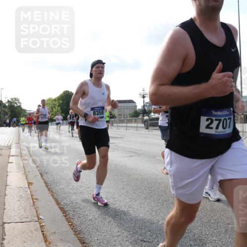 29.06.2025 - hella hamburg halbmarathon Lena Gebhardt http://msf.ph/oto/8402726 29.06.2025 09:49:10 Lombardsbrücke 17097, 8358, 2707, 1042, 1571, 1600, 1603, 2044, 2262, 2707, 2745, 2797, 2849, 2980, 3014, 3116, 3547, 4062, 4381, 4766, 5003, 5050, 5124, 5307, 5648, 5889, 6037, 6047, 6149, 6771, 6993, 7109, 7310, 7482, 7743, 7981, 8002, 8121, 8358, 8571, 9640, 9643, 10190, 10369, 10451, 10738, 10877, 11106, 11177, 11423, 11447, 11952, 12044, 12088, 12091, 12098, 12168, 12739, 13064, 13137, 13158, 13190, 13372, 13755, 13900, 13940, 14075, 14311, 14603, 14667 meine-sportfotos.de