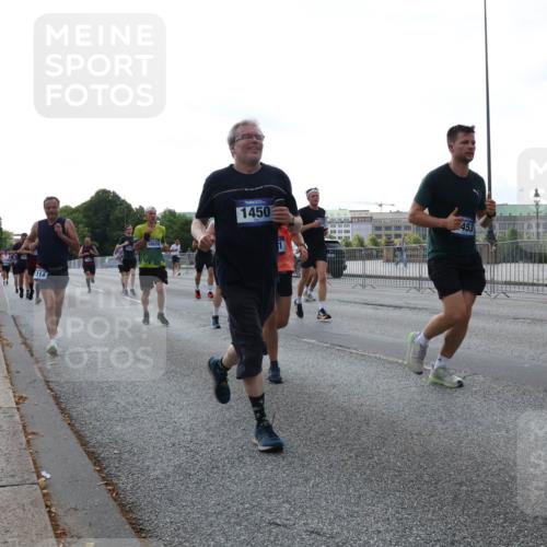 29.06.2025 - hella hamburg halbmarathon Lena Gebhardt http://msf.ph/oto/8402741 29.06.2025 10:03:28 Lombardsbrücke 114, 18028, 1450, 453, 1114, 1135, 1138, 1161, 1414, 1450, 1482, 1885, 2277, 2594, 2619, 2683, 2759, 2780, 2782, 2810, 3572, 4307, 4511, 5384, 5396, 5464, 6208, 6217, 6391, 6453, 7006, 7210, 7211, 7277, 7278, 7279, 7290, 7706, 7935, 8484, 9439, 9453, 10389, 10824, 11402, 11556, 12169, 12177, 12211, 12212, 12377, 12422, 12843, 13036, 13474, 13664, 13732, 13793, 13857, 13874, 13976, 15539, 15643, 15859, 16371, 16621, 17226, 17550, 18028 meine-sportfotos.de