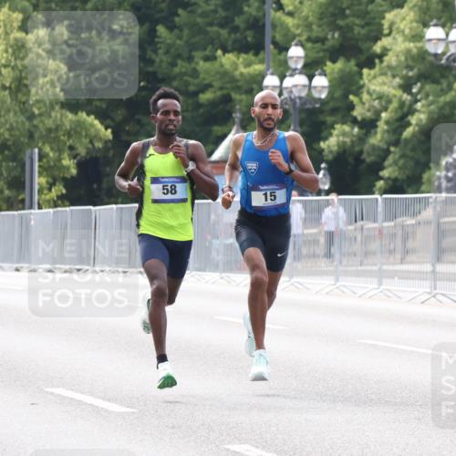 29.06.2025 - hella hamburg halbmarathon Lena Gebhardt http://msf.ph/oto/8402744 29.06.2025 09:31:27 Lombardsbrücke 58, 15, 1, 2, 4, 5, 6, 7, 8, 9, 10, 11, 13, 16, 22, 23, 25, 59 meine-sportfotos.de