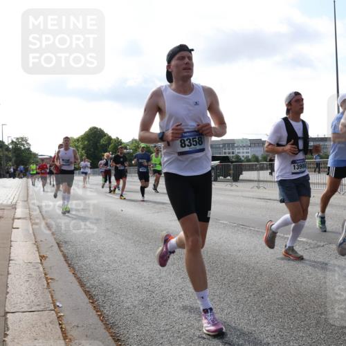 29.06.2025 - hella hamburg halbmarathon Lena Gebhardt http://msf.ph/oto/8402794 29.06.2025 09:49:11 Lombardsbrücke 17097, 5050, 8358, 139002, 1490, 1319, 1042, 1571, 1600, 1603, 2044, 2262, 2707, 2745, 2797, 2849, 2980, 3014, 3116, 3547, 4062, 4148, 4381, 4766, 5003, 5050, 5124, 5307, 5648, 5889, 6037, 6047, 6149, 6771, 6993, 7109, 7310, 7482, 7743, 7981, 8002, 8121, 8358, 9640, 9643, 10190, 10369, 10451, 10738, 10877, 11106, 11177, 11423, 11447, 11952, 12044, 12088, 12091, 12098, 12168, 12739, 13064, 13137, 13158, 13190, 13372, 13755, 13900, 13940, 14075, 14311, 14603, 14667 meine-sportfotos.de
