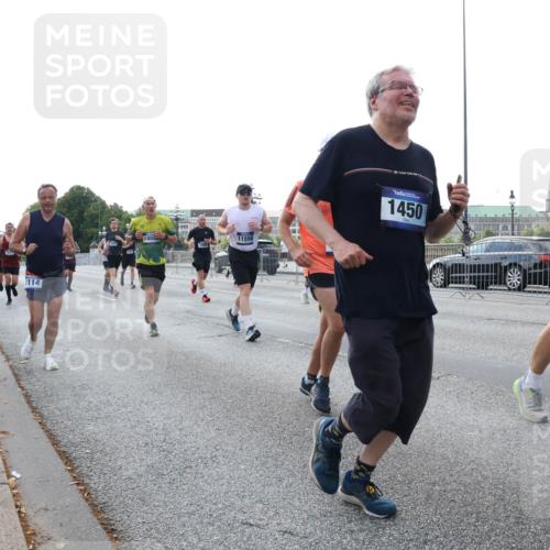 29.06.2025 - hella hamburg halbmarathon Lena Gebhardt http://msf.ph/oto/8402808 29.06.2025 10:03:29 Lombardsbrücke 1114, 1802, 11556, 1450, 945, 1114, 1135, 1138, 1161, 1414, 1450, 1885, 2277, 2594, 2619, 2683, 2759, 2780, 2782, 2810, 3572, 4307, 4511, 5384, 5396, 5464, 6208, 6217, 6391, 6453, 7006, 7210, 7211, 7277, 7278, 7279, 7290, 7706, 7935, 8484, 9439, 9453, 10389, 10824, 11402, 11556, 12169, 12177, 12211, 12212, 12377, 12422, 12843, 13036, 13474, 13664, 13732, 13793, 13857, 13874, 13976, 15539, 15643, 15859, 16371, 16621, 17226, 17550, 18028 meine-sportfotos.de